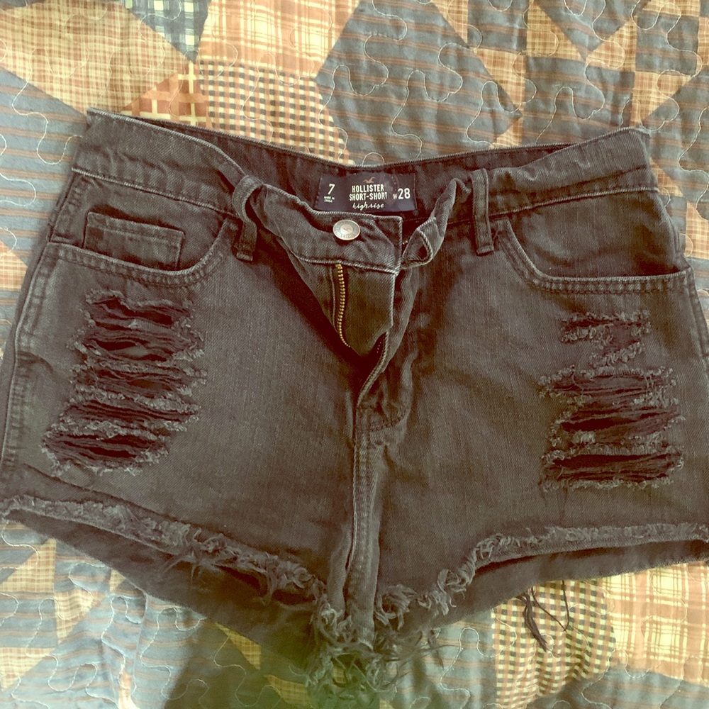 Size 7 high waisted hollister shorts